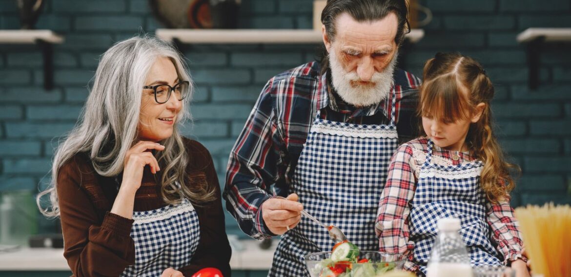 LOS ABUELOS, LA CEREZA DEL PASTEL